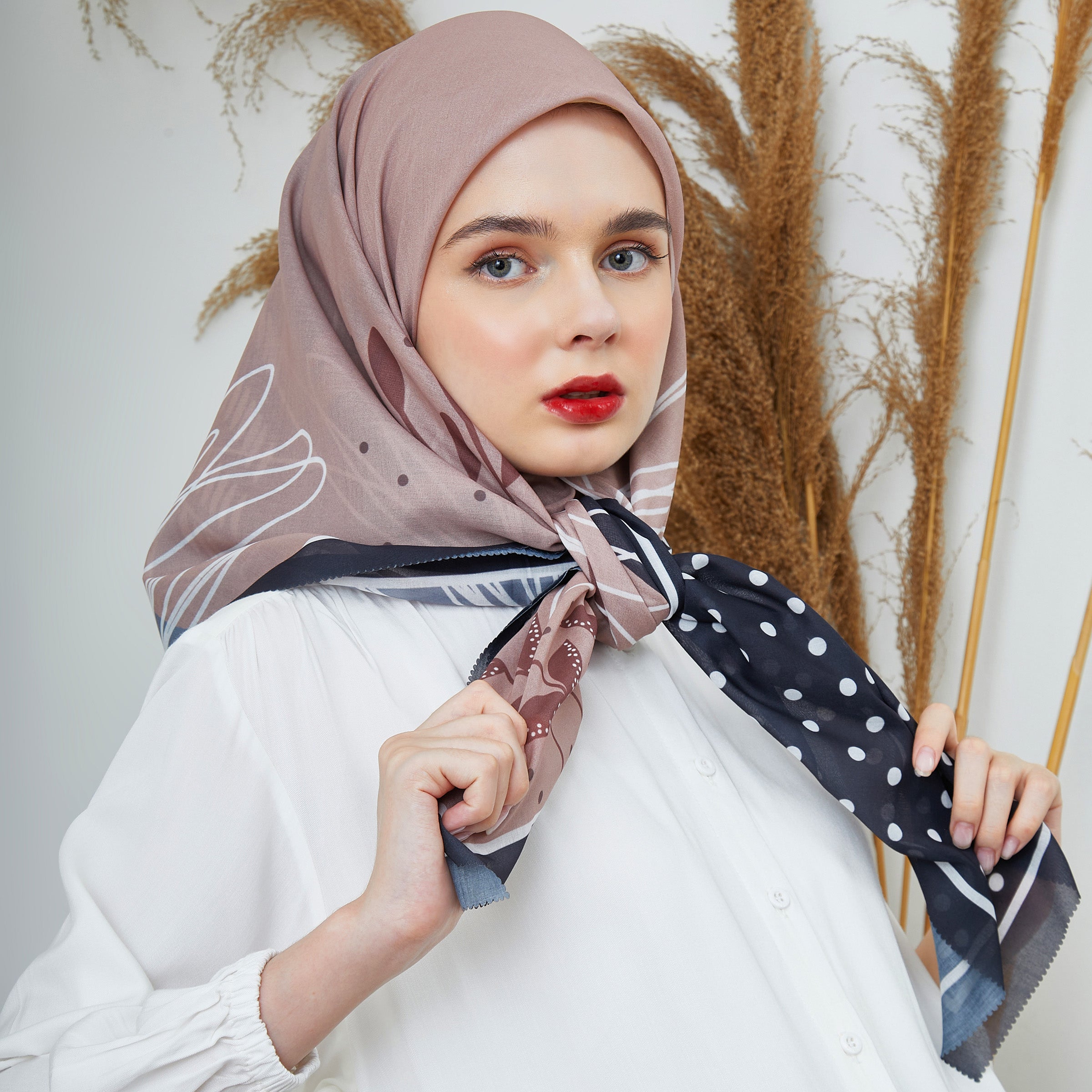 Millenia Latifa Hijab Segi Empat Voal Print Square 115cm [MYHJB 02]