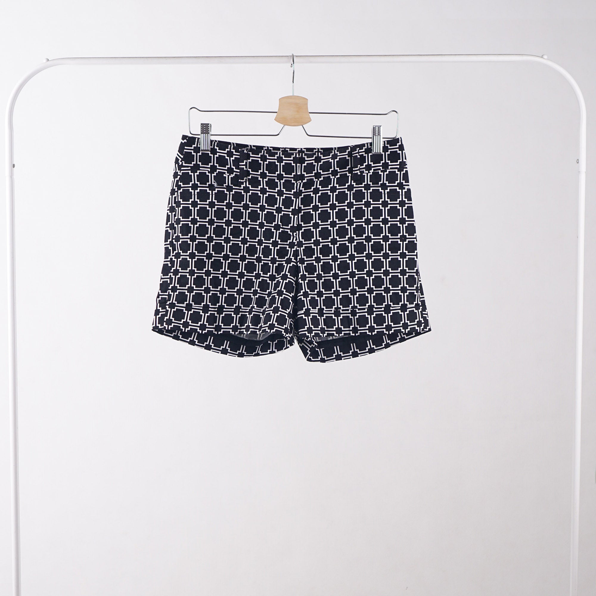Celana Pendek Wanita - Plaid Black Short Pants (LDS 29)
