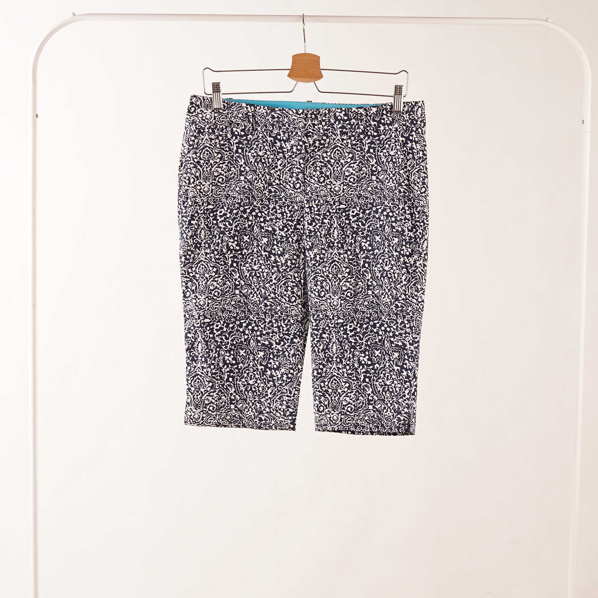 Celana Pendek Wanita - Navy Floral Short Pants (LDS 30)