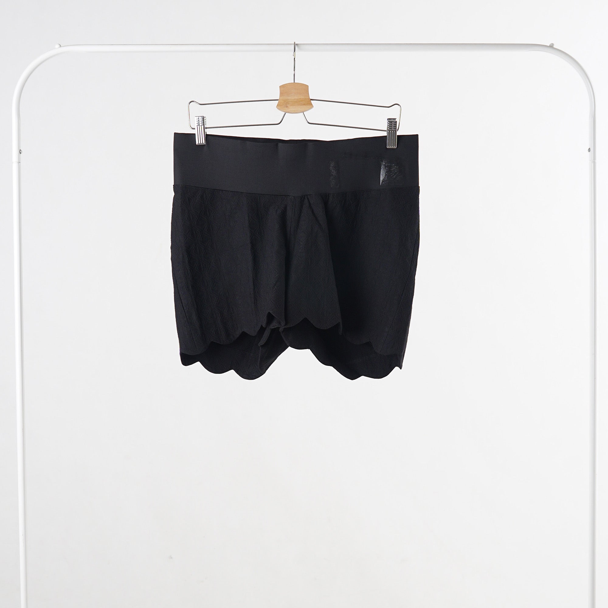 Celana Pendek Wanita -Black Short Women Pants (MLS 04)