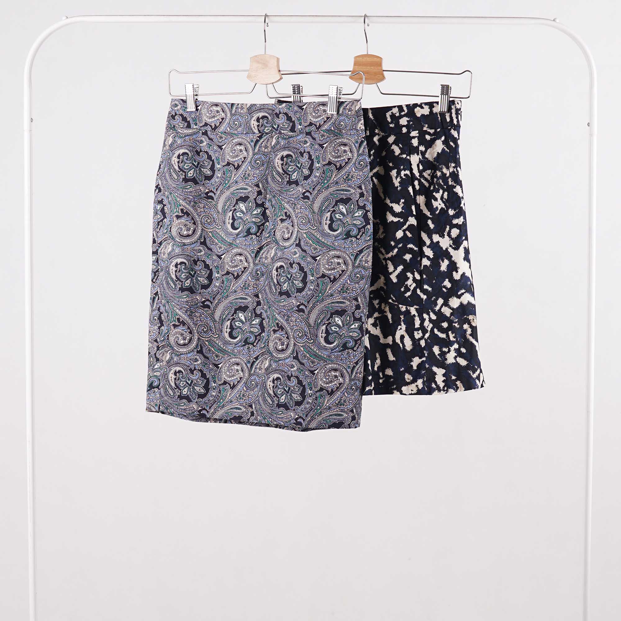 Rok Wanita  - Navy Floral And Ivory Abstract Women Skirt (MAR 10-15)